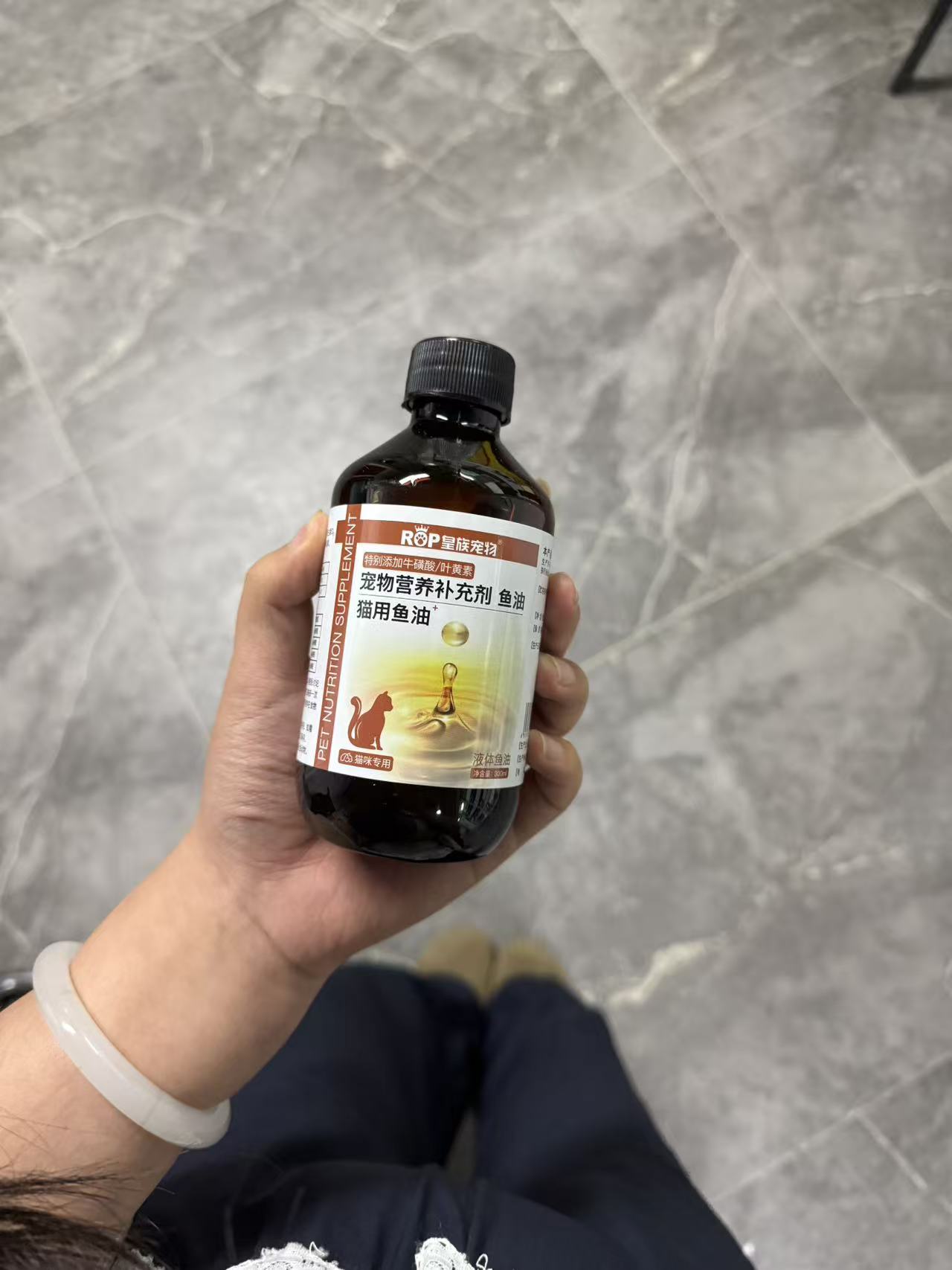 换季掉毛期用皇族宠物液体鱼油,2周实测毛发亮泽(图1)